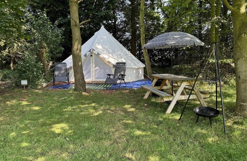 Grantham Alquiler De RV | Spacious Bell Tent at Herigerbi Park, Lincolnshire