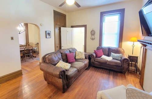 Benton Park Casa | Spacious Benton Park Apartment w/ large King Bedroom Suite & NEW LUXURY BATH!