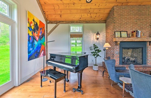 Great Barrington Casa | Spacious Berkshires Retreat about 3 Mi to Skiing!
