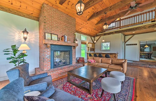 Great Barrington Casa | Spacious Berkshires Retreat about 3 Mi to Skiing!