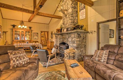Bethlehem Casa | Spacious Bethlehem Mountaintop Home with Deck and View