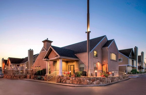 Highland Casa | Spacious Bi-Level Denver Loft, Living Area, Ideal for Group & Family Stays