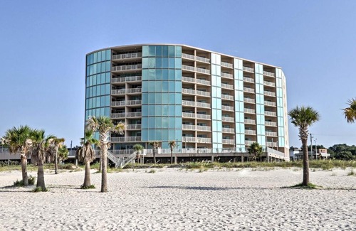Biloxi Apartamento | Spacious Biloxi Getaway with Pools and Beach Access!