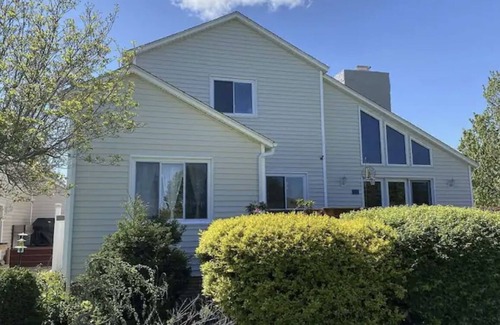 Farmview - Ramble Casa | Spacious Blacksburg home, conveniently located to Virginia Tech!