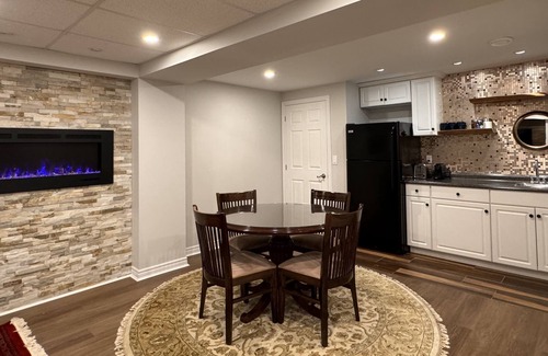 Innisfil Apartamento | Spacious Bottom-Floor 2BR Suite