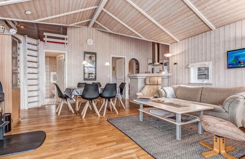 Næsby Strand Casa | Spacious, bright, 400m from the beach with sauna