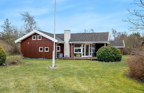Næsby Strand Casa | Spacious, bright, 400m from the beach with sauna
