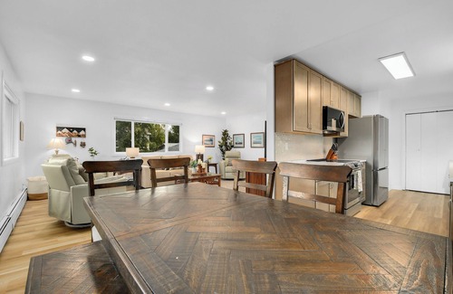 Northeast Anchorage Casa | Spacious, bright 5-bedroom in Anchorage with hot tub & great outdoor space!