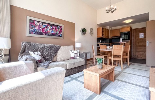 Flaine Apartamento | Bright, spacious South-facing 1-bed ski-in ski-out apartment