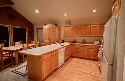 Sandpoint Cabina | Spacious, bright walk/ski-in/ski-out* duplex with ample parking