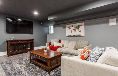 Grand Boulevard Apartamento | Espacioso nivel Bronzeville Brownstone Gdn cerca del centro y la Universidad de Chicago