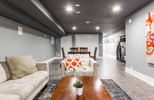 Grand Boulevard Apartamento | Espacioso nivel Bronzeville Brownstone Gdn cerca del centro y la Universidad de Chicago