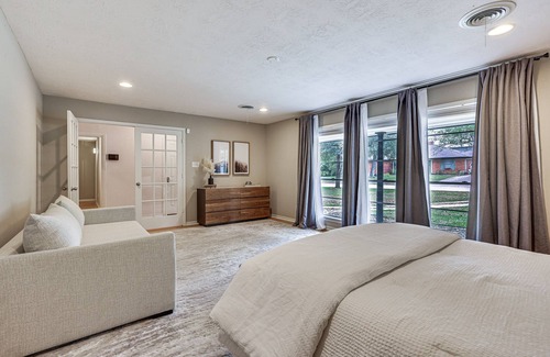 College Station Cabaña | Spacious Bryan Home w/ Patio: 4 Mi to Downtown