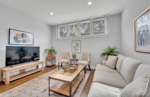 Bucktown Casa | Spacious Bucktown Sanctuary
