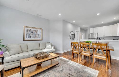 Bucktown Casa | Spacious Bucktown Sanctuary