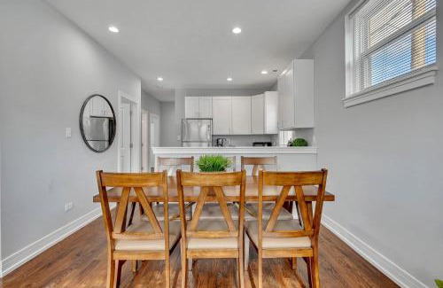Bucktown Casa | Spacious Bucktown Sanctuary