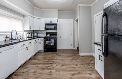 Tonawanda Casa | Spacious Buffalo/Niagara Falls Getaway