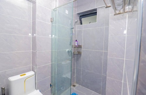 Mashonaland West Casa | Spacious building with 9 bedrooms, WiFi, fitness room in terrific Nyabira