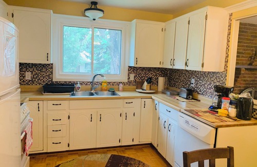 Bayridge West Casa | Spacious Bungalow- 4 bedrooms- 3 Full Bath + Den, 9 beds