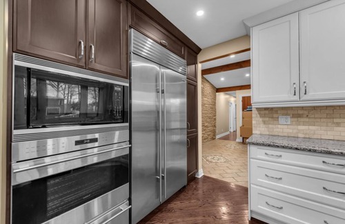 Clarkson-Lorne Park Casa | Spacious Bungalow, Heated Pool, Private Backyard