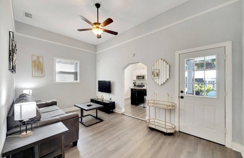 Ybor City Casa | [Spacious Bungalow] Modern & Cozy Comfort