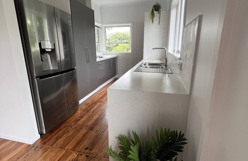 Waitao Casa | Spacious bungalow set in an avocado orchard.