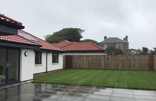 St Monans Otro | Spacious Bungalow With Country Views