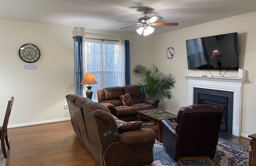 Livingston Casa | Spacious, but cozy. Just minutes from water.