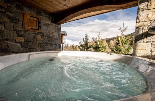 Plagne 1800 Chalet De Esquí | Espacioso chalet con jacuzzi y vista al Mont Blanc, 5 habitaciones, WiFi