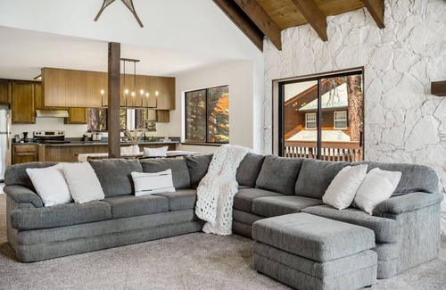Kingswood Estates Cabina | Spacious Cabin: 10 minutes to Northstar & the Lake