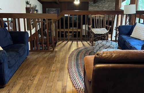 Day Valley Cabina | Spacious Cabin in Aptos Hills