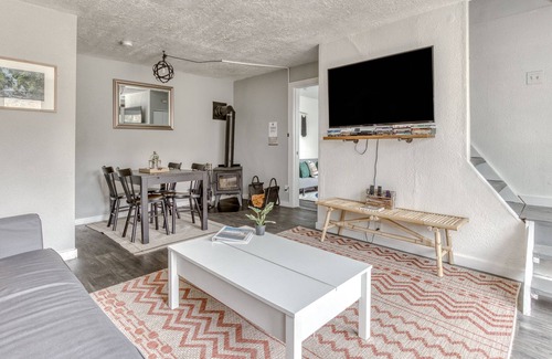 Zigzag Cabina | Spacious cabin w/ hot tub, bbq, near Zig Zag river, Riverbend #3