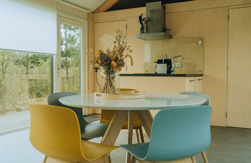 Ouddorp Chalet De Esquí | Spacious cabin with a traditional Zeeland touch