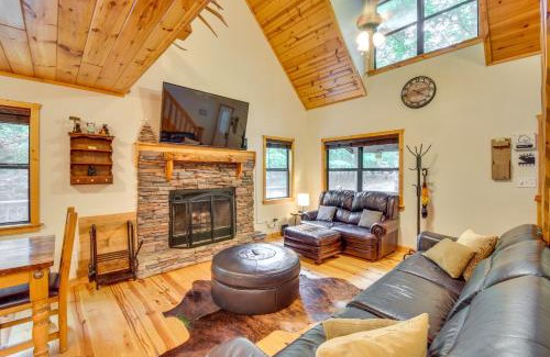 Blairsville Casa | Spacious Cabin with Furnished Deck and Hot Tub!