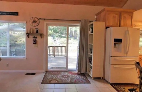 Shaver Lake Chalet De Esquí | Spacious cabin with game room free WIFI & parking