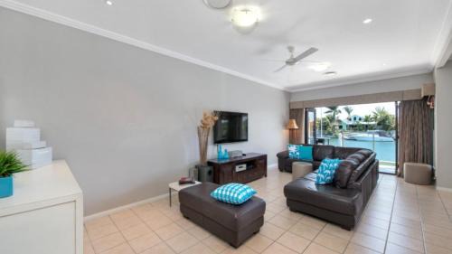 Banksia Beach Casa | Spacious Canal Home With Pool