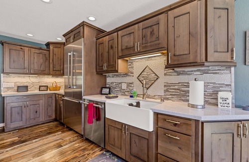 Flagstaff Casa | Spacious Canyon Peak Pine View Home Game Room Hot Tub