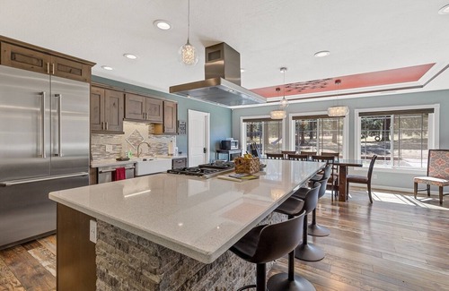 Flagstaff Casa | Spacious Canyon Peak Pine View Home Game Room Hot Tub