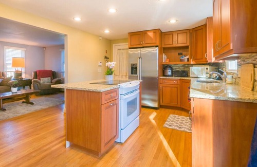 Forestdale Casa | Spacious Cape Style Located on Cul de Sac in Country Farms Estates