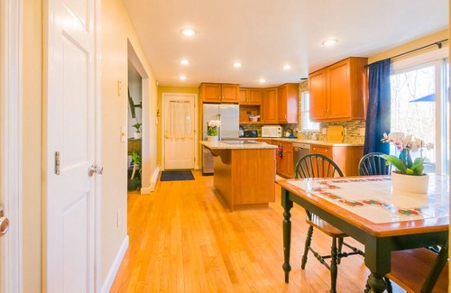 Forestdale Casa | Spacious Cape Style Located on Cul de Sac in Country Farms Estates