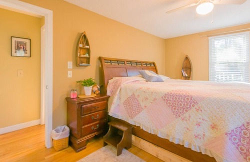 Forestdale Casa | Spacious Cape Style Located on Cul de Sac in Country Farms Estates