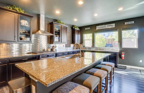 Castle Rock Casa | Spacious Castle Rock Home w/ Deck, Yard & Fire Pit