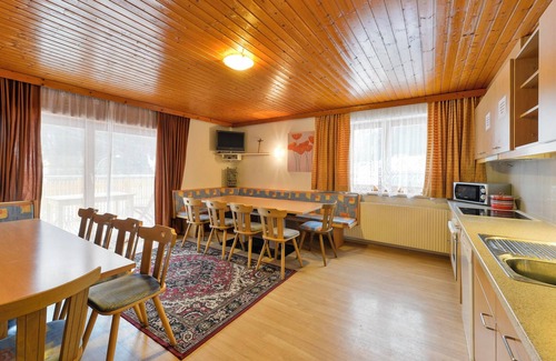 Kloesterle am Arlberg Casa | Espacioso "Chalet Klösterle" con vistas a la montaña, Wi-Fi, balcón