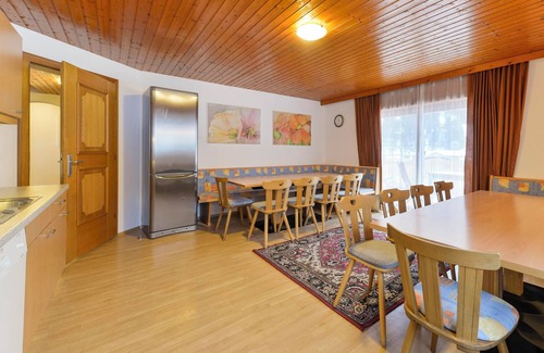 Kloesterle am Arlberg Casa | Espacioso "Chalet Klösterle" con vistas a la montaña, Wi-Fi, balcón
