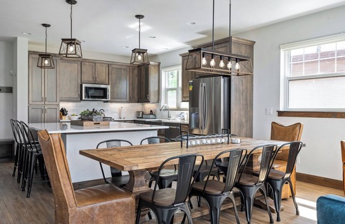 Rendezvous Casa | Luxury home near slopes w/ hot tub & views