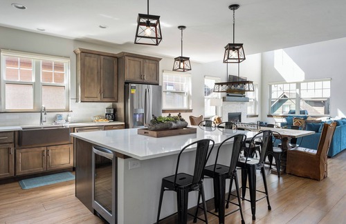 Rendezvous Casa | Luxury home near slopes w/ hot tub & views