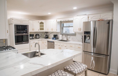 New Pathways Casa | Spacious Charming Private Room Near Downtown/Medical District