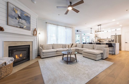 Chevy Chase Casa | Spacious Chevy Chase 7BR – Quick DC Access