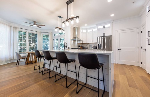 Chevy Chase Casa | Spacious Chevy Chase 7BR – Quick DC Access