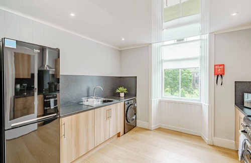 Dunfermline Apartamento | Spacious City Apartment - Dunfermline